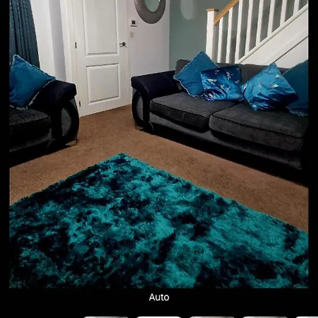 Well Furnished 3 Bedroom House In A Cosy Estate In Bolton Exterior photo