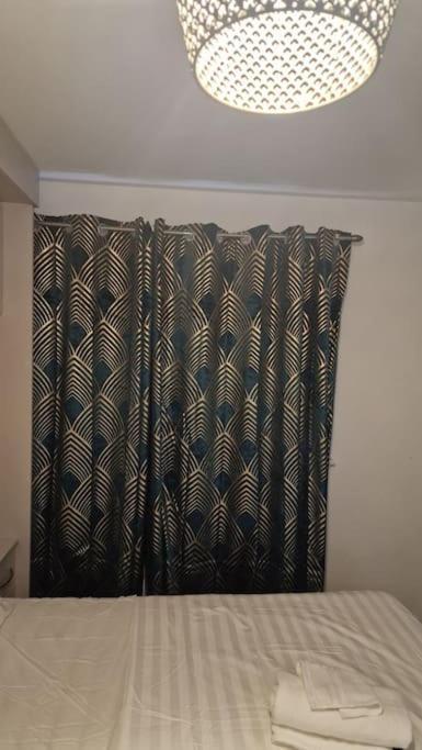 Well Furnished 3 Bedroom House In A Cosy Estate In * Bolton