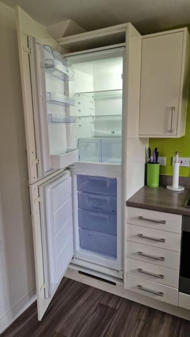 Well Furnished 3 Bedroom House In A Cosy Estate In * Bolton