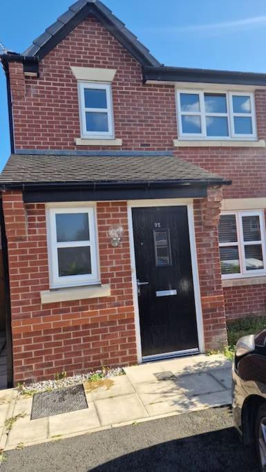 Well Furnished 3 Bedroom House In A Cosy Estate In Apartment