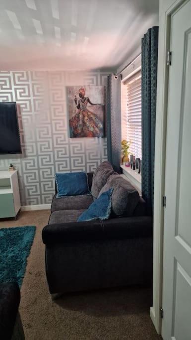 Apartment Well Furnished 3 Bedroom House In A Cosy Estate In