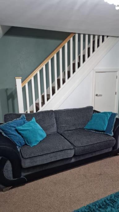Apartment Well Furnished 3 Bedroom House In A Cosy Estate In *